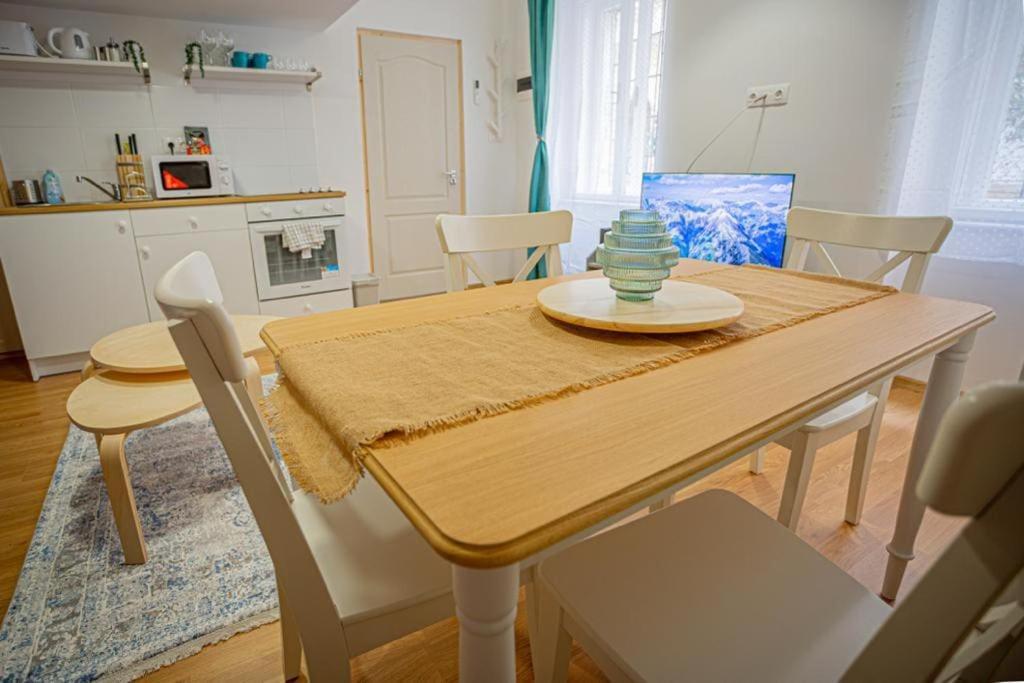 Boutique Apartment In Akacfa Street Budapest Exterior foto